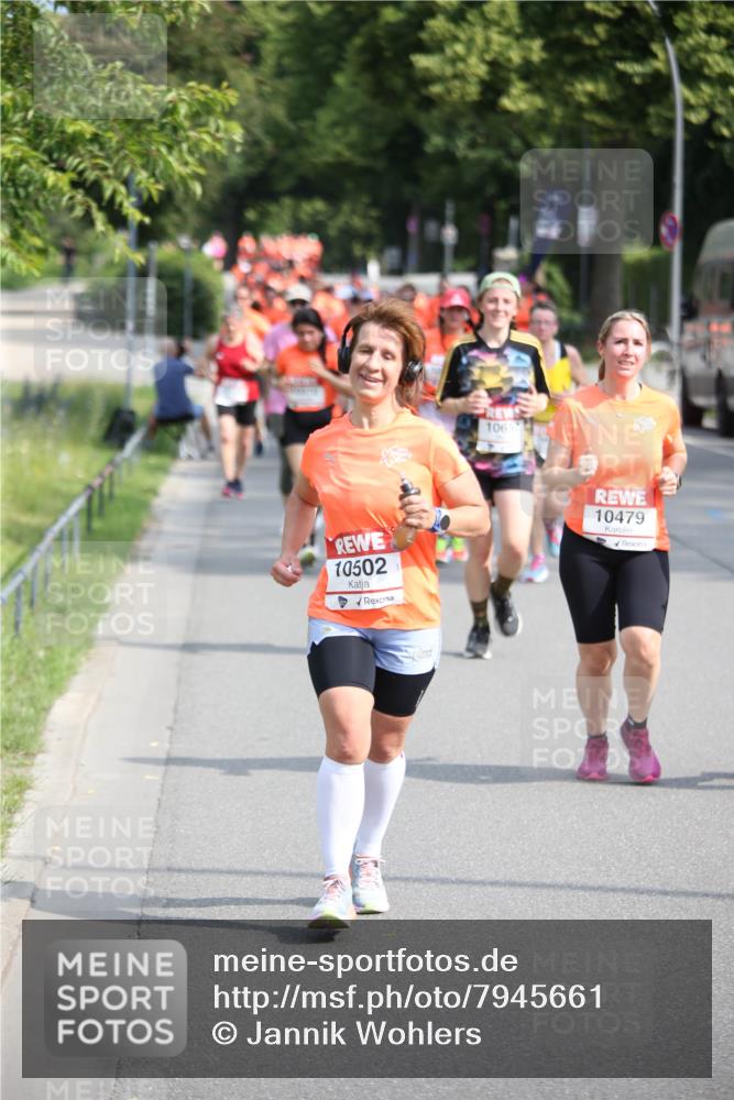 15.06.2025 - REWE Women's Run Jannik Wohlers http://msf.ph/oto/7945661 15.06.2025 09:44:35 Laufen 10502, 1065, 10479 meine-sportfotos.de