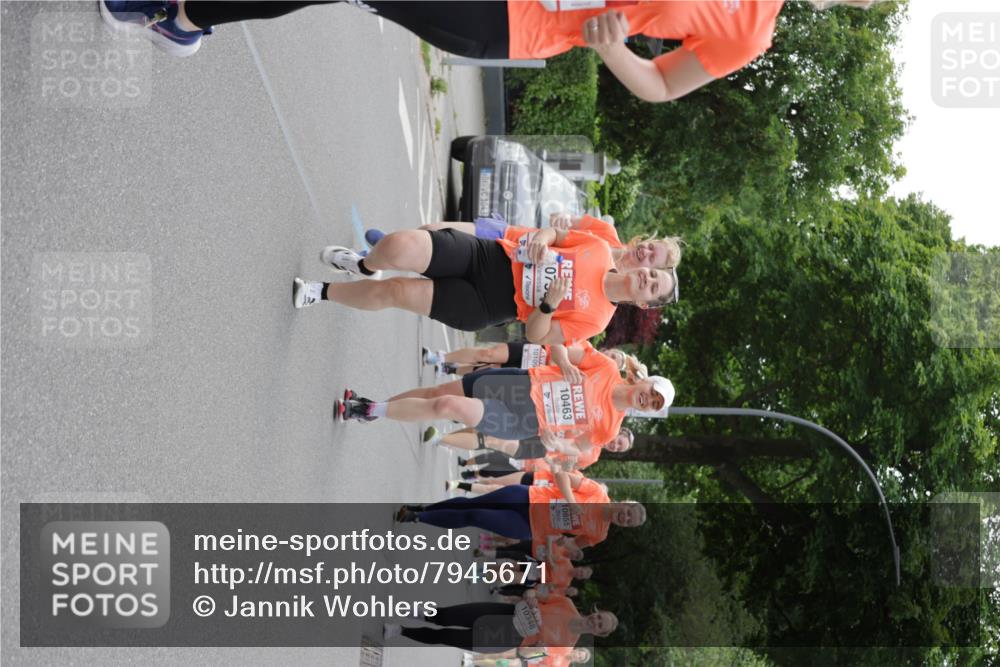 15.06.2025 - REWE Women's Run Jannik Wohlers http://msf.ph/oto/7945671 15.06.2025 08:29:49 Laufen 1043, 07, 10109, 10463, 10855, 10348 meine-sportfotos.de