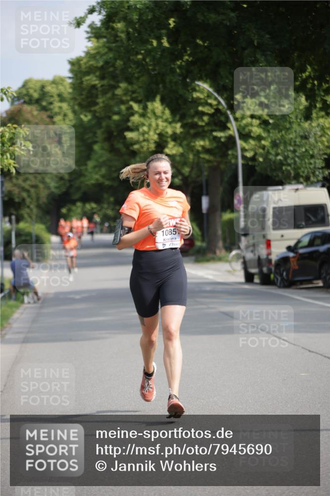 15.06.2025 - REWE Women's Run Jannik Wohlers http://msf.ph/oto/7945690 15.06.2025 08:48:21 Laufen 1085 meine-sportfotos.de