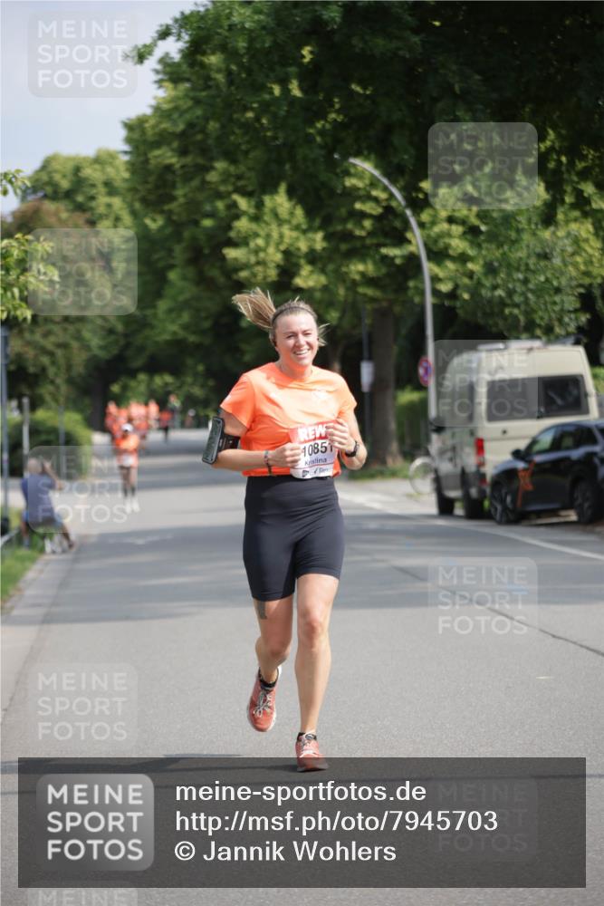 15.06.2025 - REWE Women's Run Jannik Wohlers http://msf.ph/oto/7945703 15.06.2025 08:48:21 Laufen 1085 meine-sportfotos.de