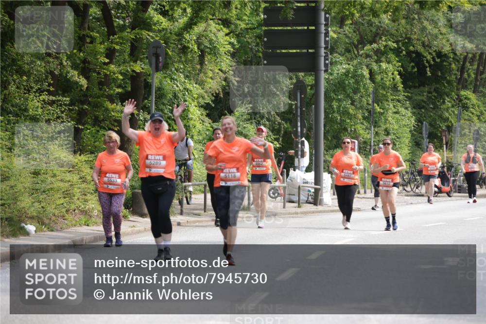 15.06.2025 - REWE Women's Run Jannik Wohlers http://msf.ph/oto/7945730 15.06.2025 10:18:51 Laufen 5533, 5289, 5562, 5118, 5487, 5610, 040, 25 meine-sportfotos.de