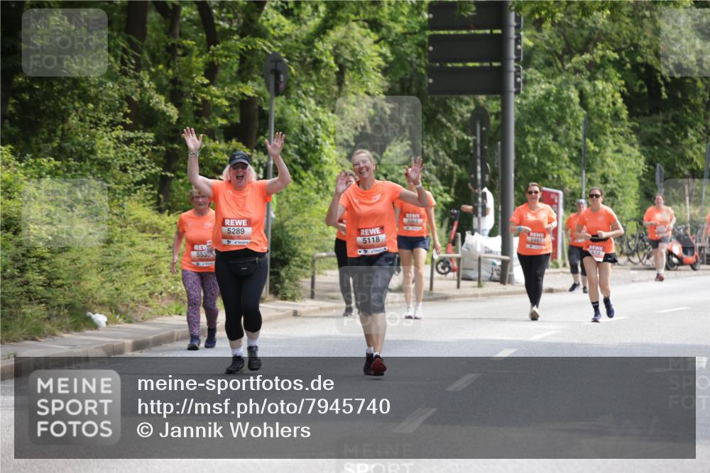 15.06.2025 - REWE Women's Run Jannik Wohlers http://msf.ph/oto/7945740 15.06.2025 10:18:51 Laufen 5533, 5289, 5118, 5562, 5487, 610 meine-sportfotos.de