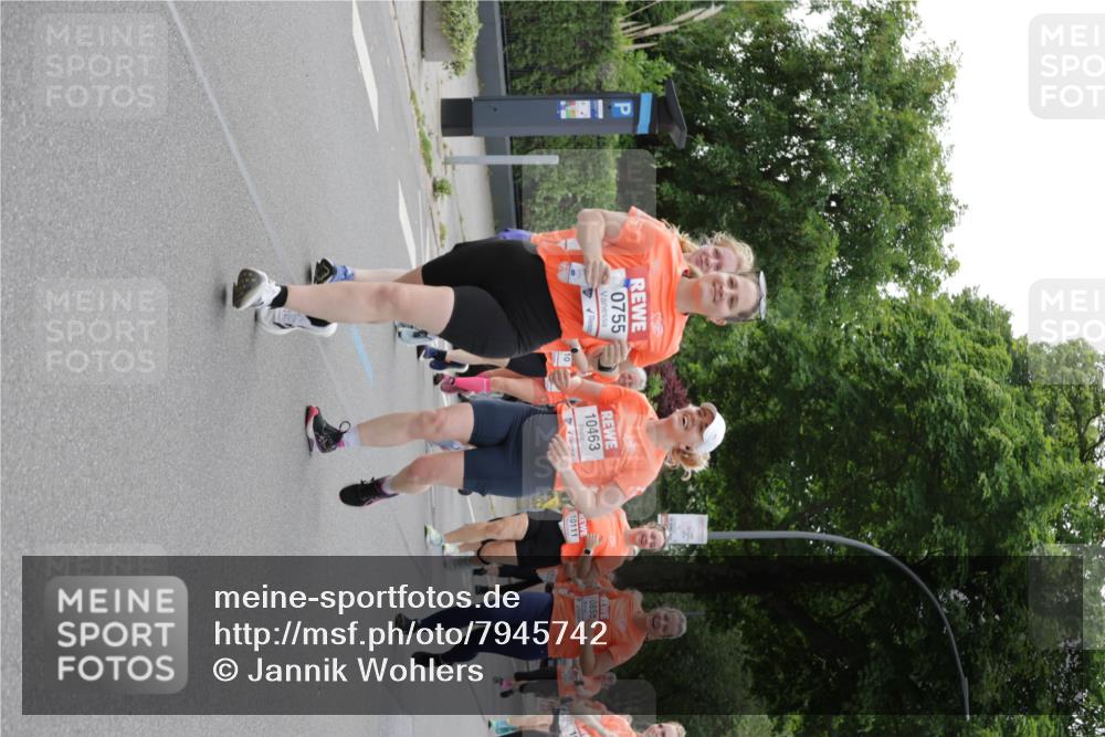 15.06.2025 - REWE Women's Run Jannik Wohlers http://msf.ph/oto/7945742 15.06.2025 08:29:50 Laufen 0755, 10463, 1085, 10, 10111 meine-sportfotos.de