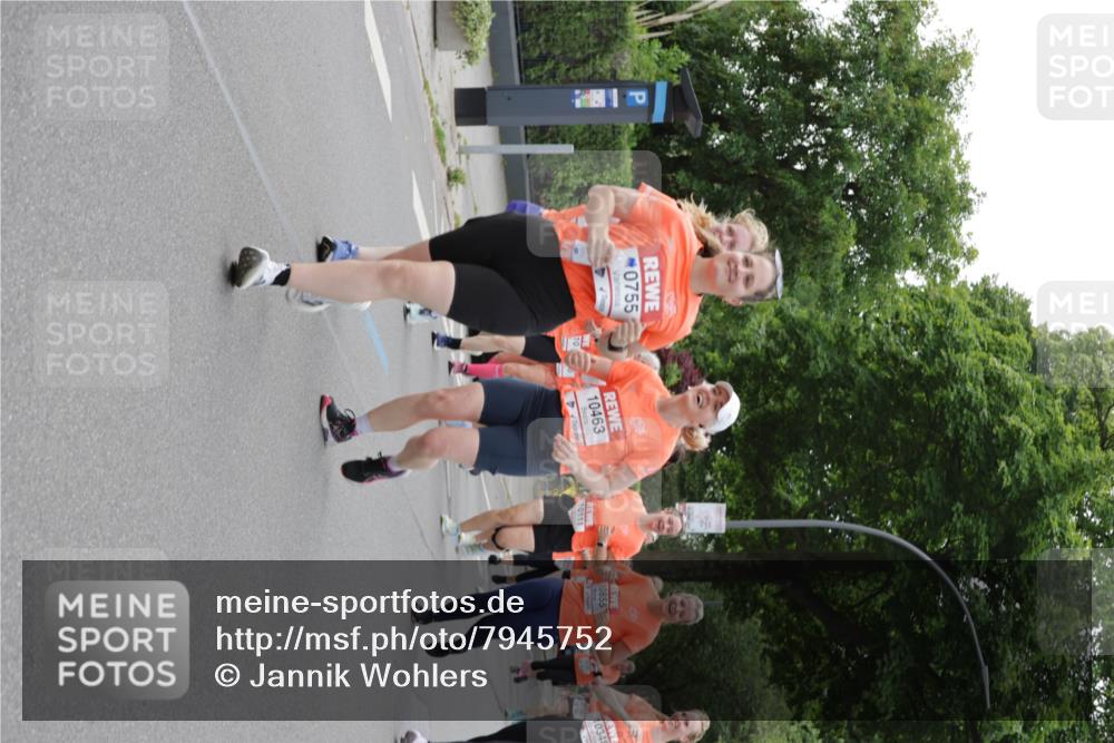 15.06.2025 - REWE Women's Run Jannik Wohlers http://msf.ph/oto/7945752 15.06.2025 08:29:50 Laufen 0755, 10, 10463, 10855, 10111, 10345 meine-sportfotos.de