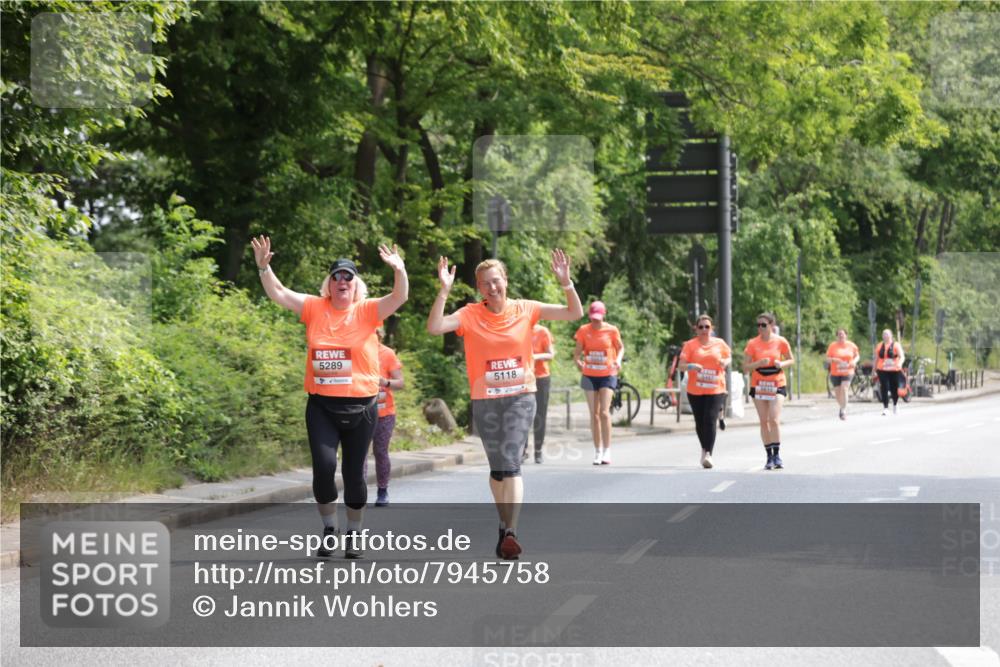 15.06.2025 - REWE Women's Run Jannik Wohlers http://msf.ph/oto/7945758 15.06.2025 10:18:55 Laufen 5289, 5118, 5610 meine-sportfotos.de