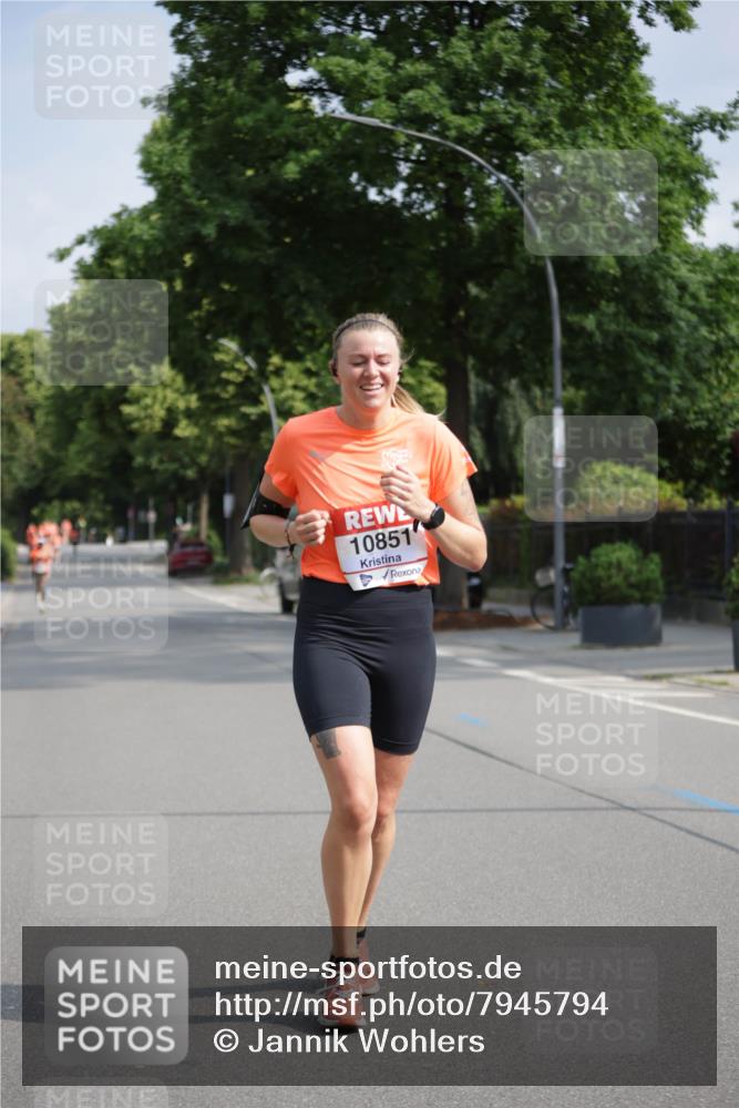 15.06.2025 - REWE Women's Run Jannik Wohlers http://msf.ph/oto/7945794 15.06.2025 08:48:23 Laufen 10851 meine-sportfotos.de