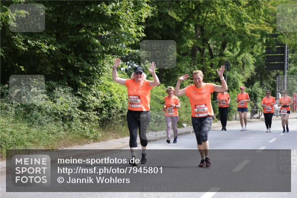 15.06.2025 - REWE Women's Run Jannik Wohlers http://msf.ph/oto/7945801 15.06.2025 10:18:57 Laufen 5289, 5533, 5118, 5610 meine-sportfotos.de
