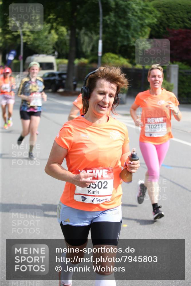 15.06.2025 - REWE Women's Run Jannik Wohlers http://msf.ph/oto/7945803 15.06.2025 09:44:38 Laufen 502, 10211 meine-sportfotos.de