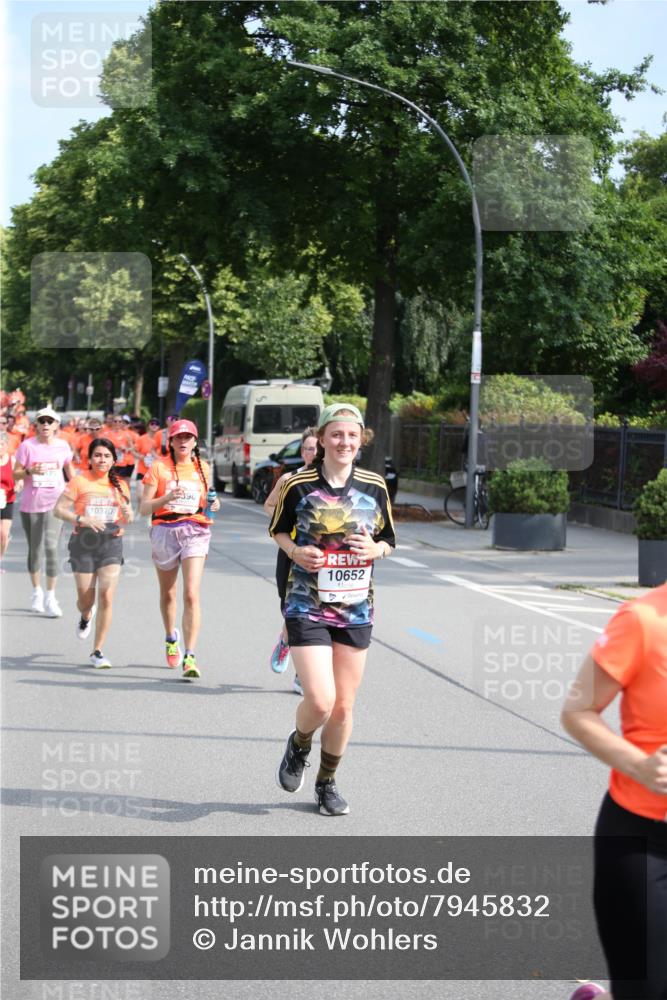 15.06.2025 - REWE Women's Run Jannik Wohlers http://msf.ph/oto/7945832 15.06.2025 09:44:38 Laufen 10652 meine-sportfotos.de