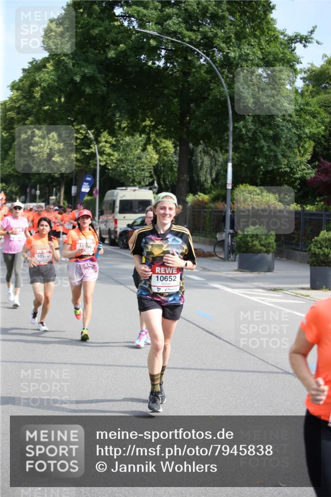 15.06.2025 - REWE Women's Run Jannik Wohlers http://msf.ph/oto/7945838 15.06.2025 09:44:38 Laufen 10652 meine-sportfotos.de