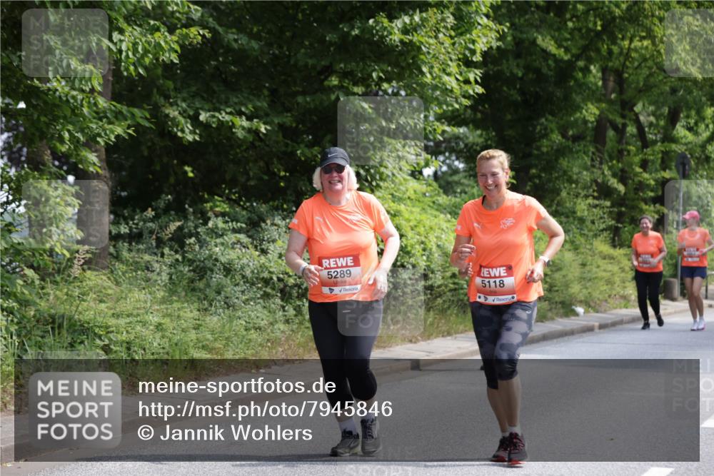 15.06.2025 - REWE Women's Run Jannik Wohlers http://msf.ph/oto/7945846 15.06.2025 10:18:59 Laufen 5289, 5118 meine-sportfotos.de