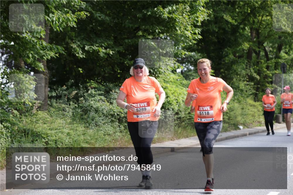 15.06.2025 - REWE Women's Run Jannik Wohlers http://msf.ph/oto/7945849 15.06.2025 10:18:59 Laufen 5289, 5118 meine-sportfotos.de