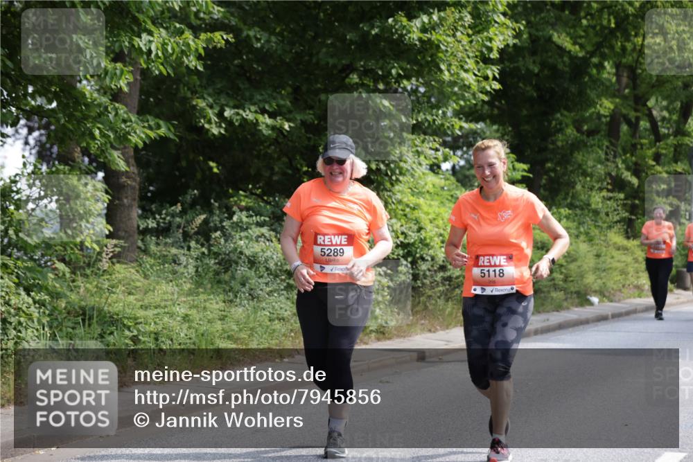 15.06.2025 - REWE Women's Run Jannik Wohlers http://msf.ph/oto/7945856 15.06.2025 10:18:59 Laufen 5289, 5118 meine-sportfotos.de