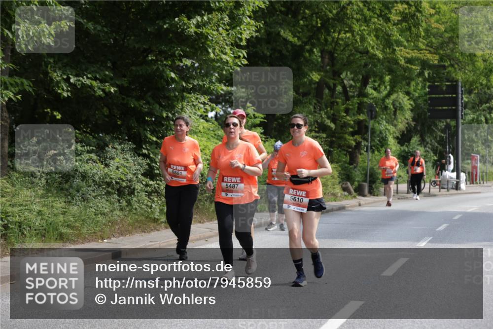15.06.2025 - REWE Women's Run Jannik Wohlers http://msf.ph/oto/7945859 15.06.2025 10:19:09 Laufen 5561, 5487, 5610 meine-sportfotos.de