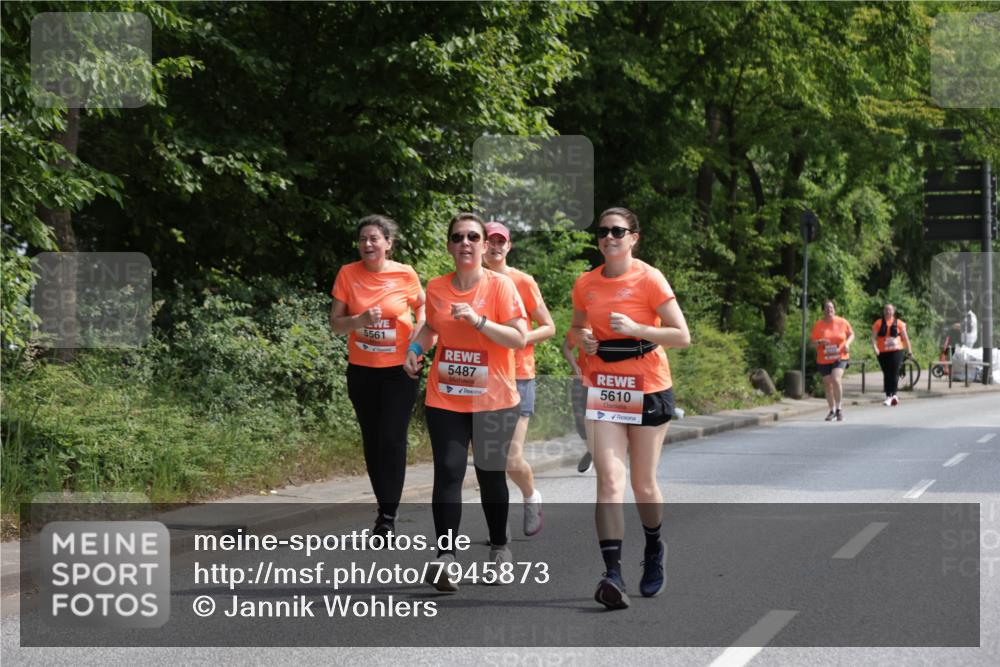 15.06.2025 - REWE Women's Run Jannik Wohlers http://msf.ph/oto/7945873 15.06.2025 10:19:09 Laufen 5561, 5487, 5610 meine-sportfotos.de