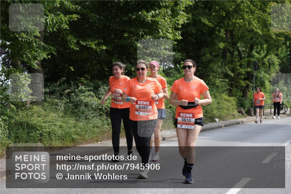 15.06.2025 - REWE Women's Run Jannik Wohlers http://msf.ph/oto/7945906 15.06.2025 10:19:10 Laufen 5561, 5487, 5610 meine-sportfotos.de
