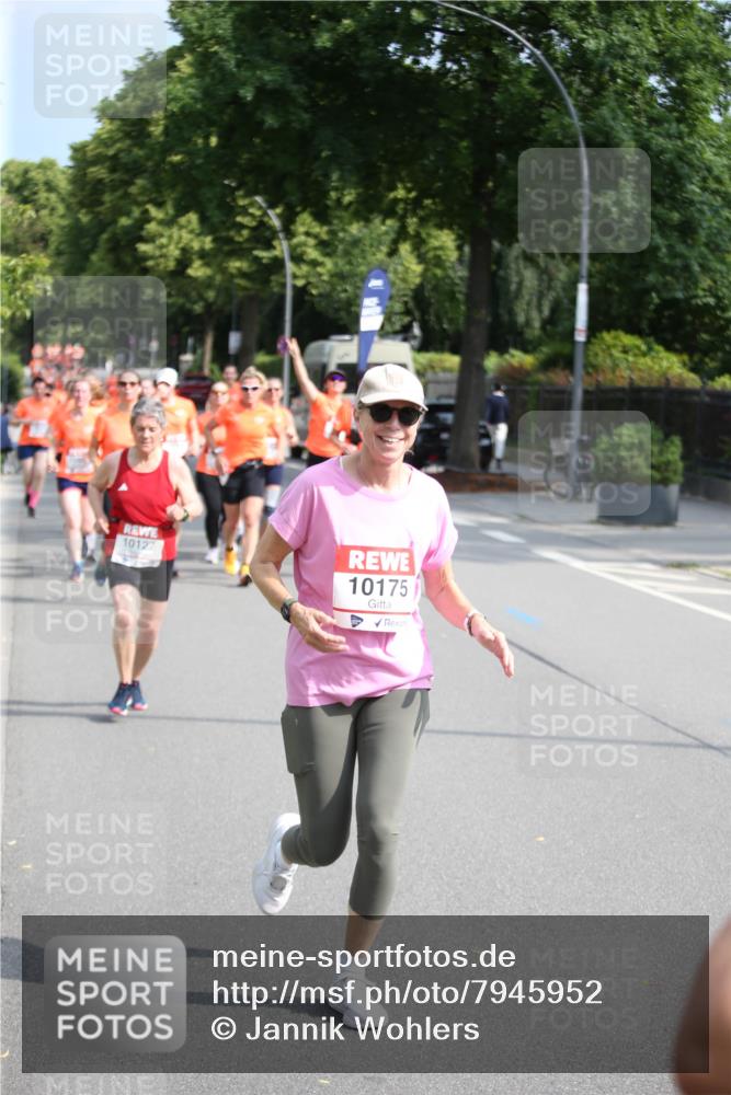 15.06.2025 - REWE Women's Run Jannik Wohlers http://msf.ph/oto/7945952 15.06.2025 09:44:42 Laufen 10127, 10175 meine-sportfotos.de