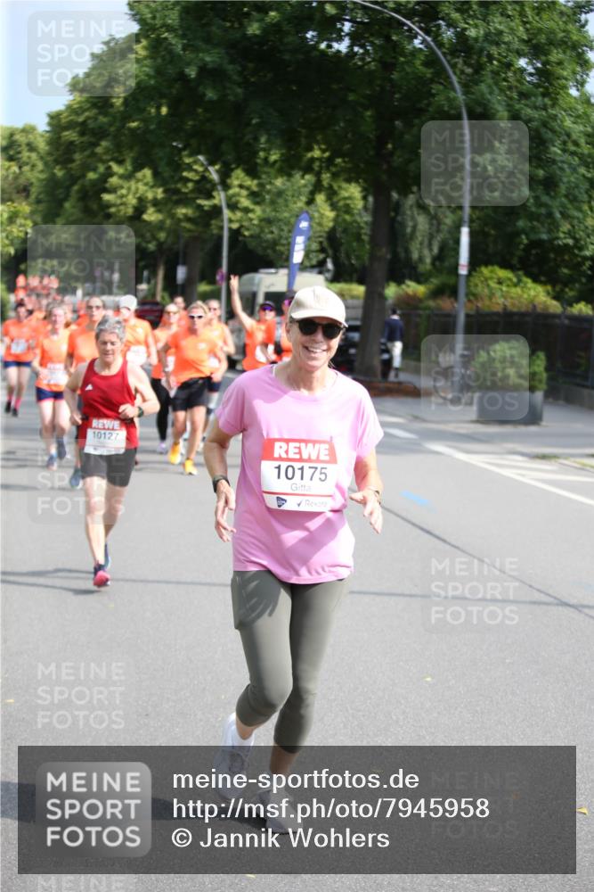 15.06.2025 - REWE Women's Run Jannik Wohlers http://msf.ph/oto/7945958 15.06.2025 09:44:42 Laufen 10127, 10175 meine-sportfotos.de