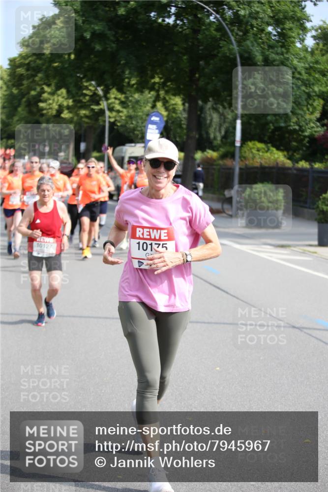15.06.2025 - REWE Women's Run Jannik Wohlers http://msf.ph/oto/7945967 15.06.2025 09:44:43 Laufen 10127, 10175 meine-sportfotos.de