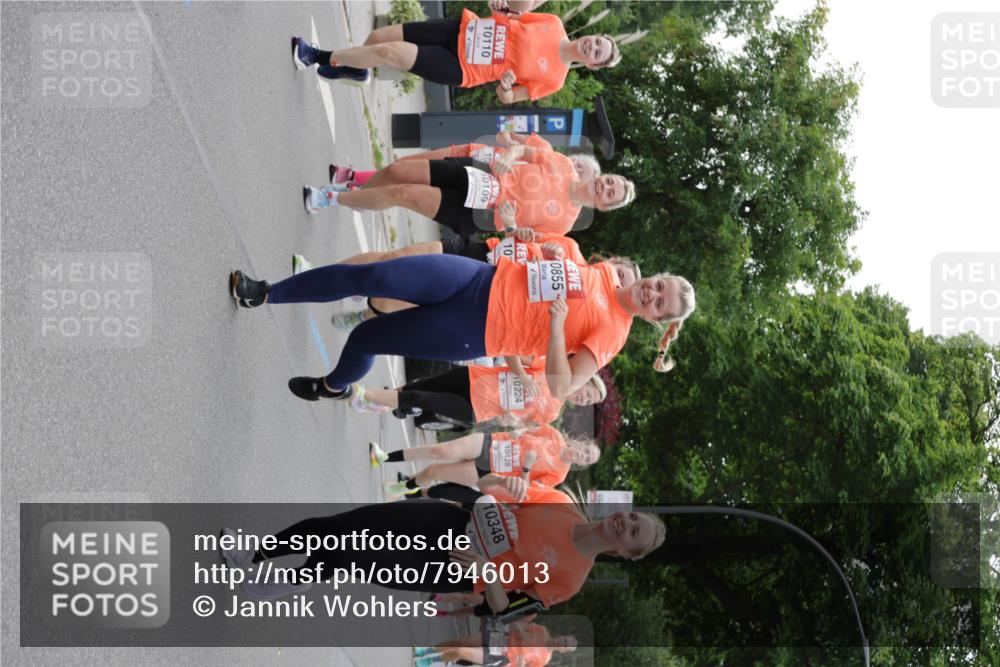 15.06.2025 - REWE Women's Run Jannik Wohlers http://msf.ph/oto/7946013 15.06.2025 08:29:52 Laufen 0855, 10, 10110, 10, 0109, 10224, 10428, 10348 meine-sportfotos.de