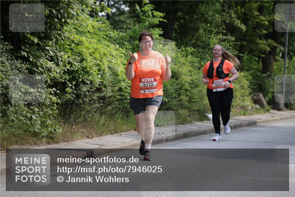 15.06.2025 - REWE Women's Run Jannik Wohlers http://msf.ph/oto/7946025 15.06.2025 10:19:19 Laufen 5172, 5592 meine-sportfotos.de