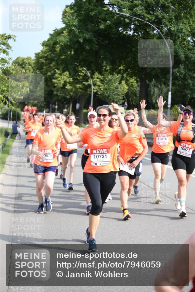 15.06.2025 - REWE Women's Run Jannik Wohlers http://msf.ph/oto/7946059 15.06.2025 09:44:45 Laufen 9573, 10731, 44, 10818, 10877 meine-sportfotos.de