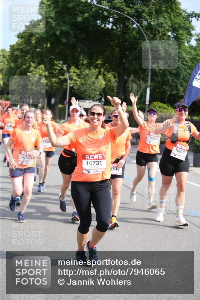 15.06.2025 - REWE Women's Run Jannik Wohlers http://msf.ph/oto/7946065 15.06.2025 09:44:46 Laufen 10573, 1060, 10731, 0244, 10818, 10877, 06, 0 meine-sportfotos.de