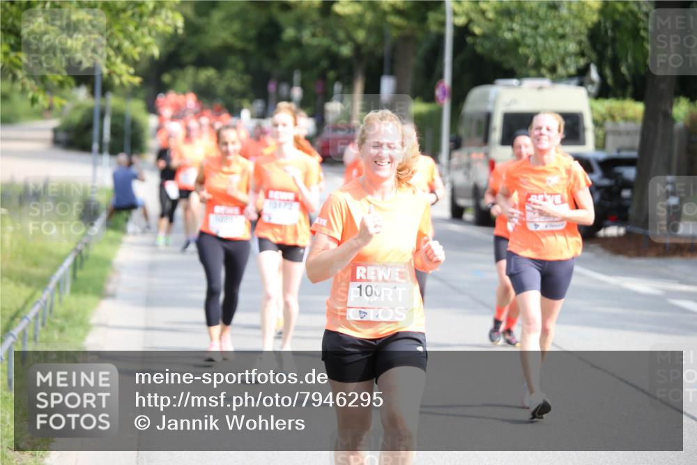 15.06.2025 - REWE Women's Run Jannik Wohlers http://msf.ph/oto/7946295 15.06.2025 09:44:52 Laufen 10172, 10051 meine-sportfotos.de