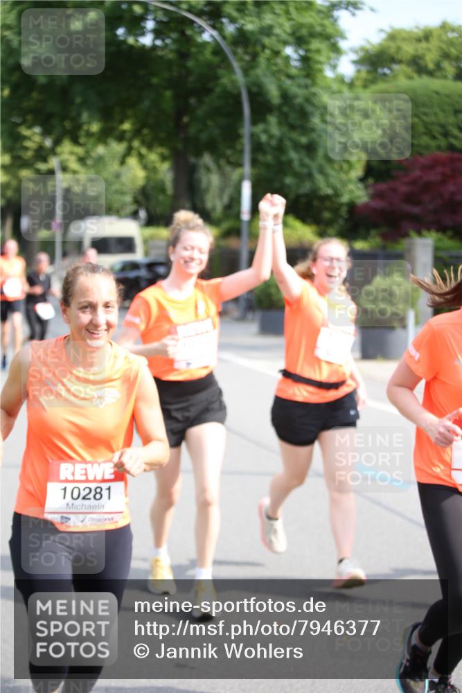 15.06.2025 - REWE Women's Run Jannik Wohlers http://msf.ph/oto/7946377 15.06.2025 09:44:57 Laufen 10281 meine-sportfotos.de