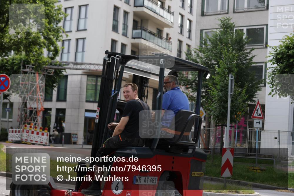 15.06.2025 - REWE Women's Run Jannik Wohlers http://msf.ph/oto/7946395 15.06.2025 10:20:21 Laufen 481 meine-sportfotos.de