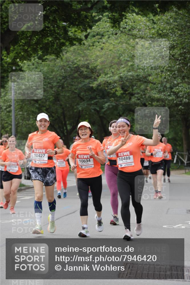 15.06.2025 - REWE Women's Run Jannik Wohlers http://msf.ph/oto/7946420 15.06.2025 08:30:02 Laufen 0329, 10427, 10228, 10634, 10489 meine-sportfotos.de