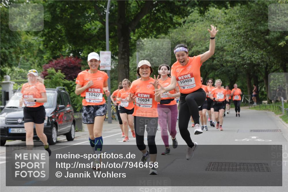 15.06.2025 - REWE Women's Run Jannik Wohlers http://msf.ph/oto/7946458 15.06.2025 08:30:04 Laufen 10, 10427, 10329, 10634, 10489, 10671 meine-sportfotos.de
