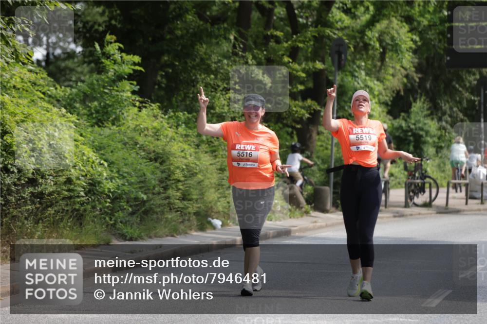 15.06.2025 - REWE Women's Run Jannik Wohlers http://msf.ph/oto/7946481 15.06.2025 10:21:15 Laufen 5516, 5519 meine-sportfotos.de