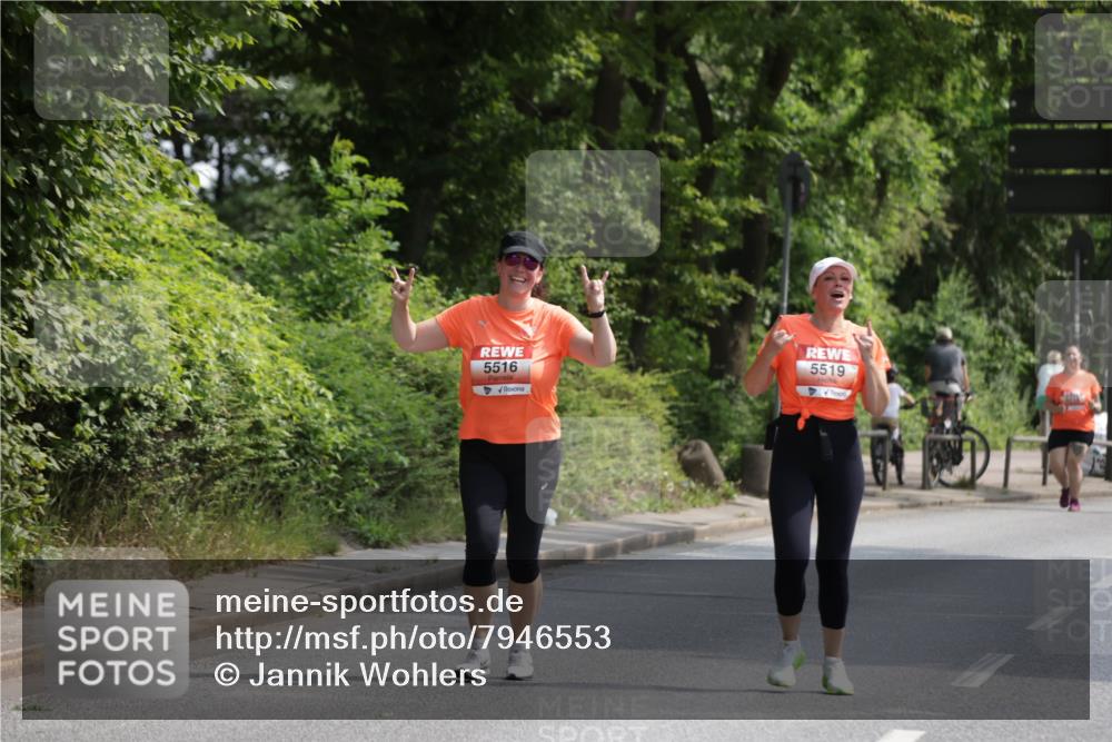 15.06.2025 - REWE Women's Run Jannik Wohlers http://msf.ph/oto/7946553 15.06.2025 10:21:16 Laufen 5516, 5519 meine-sportfotos.de