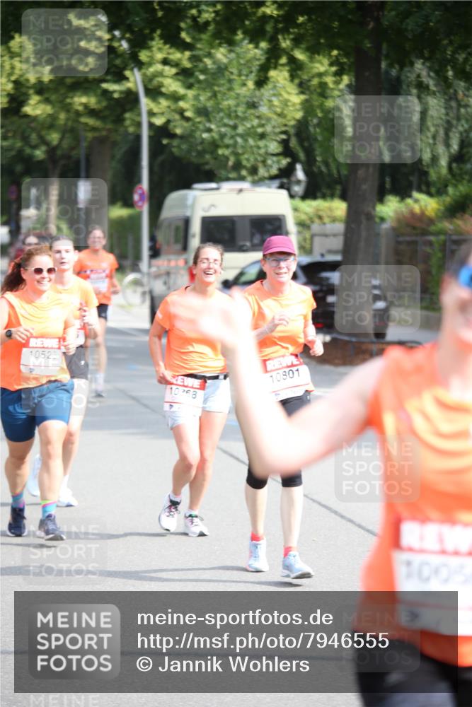 15.06.2025 - REWE Women's Run Jannik Wohlers http://msf.ph/oto/7946555 15.06.2025 09:45:05 Laufen 10523, 10801 meine-sportfotos.de