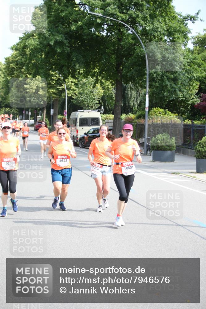 15.06.2025 - REWE Women's Run Jannik Wohlers http://msf.ph/oto/7946576 15.06.2025 09:45:06 Laufen 10523, 10368, 10258, 10801 meine-sportfotos.de