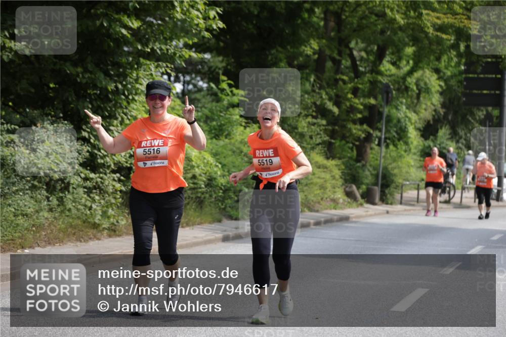 15.06.2025 - REWE Women's Run Jannik Wohlers http://msf.ph/oto/7946617 15.06.2025 10:21:20 Laufen 5516, 5519 meine-sportfotos.de