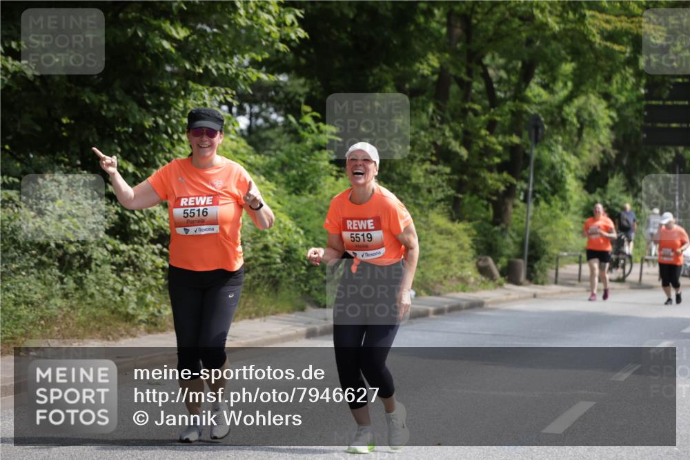 15.06.2025 - REWE Women's Run Jannik Wohlers http://msf.ph/oto/7946627 15.06.2025 10:21:20 Laufen 5516, 5519 meine-sportfotos.de