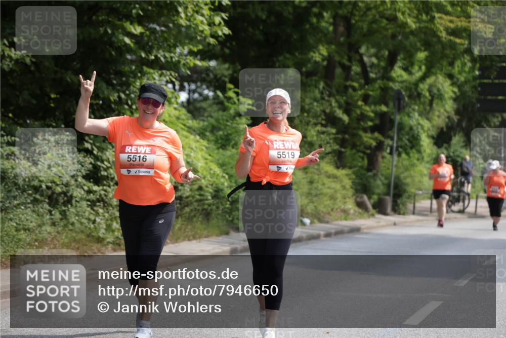 15.06.2025 - REWE Women's Run Jannik Wohlers http://msf.ph/oto/7946650 15.06.2025 10:21:21 Laufen 5516, 5519 meine-sportfotos.de