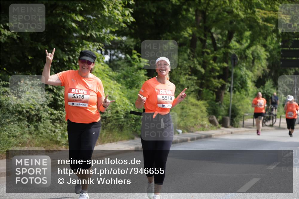 15.06.2025 - REWE Women's Run Jannik Wohlers http://msf.ph/oto/7946655 15.06.2025 10:21:21 Laufen 5516, 5519 meine-sportfotos.de