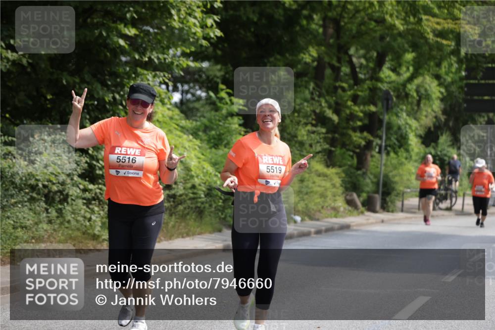 15.06.2025 - REWE Women's Run Jannik Wohlers http://msf.ph/oto/7946660 15.06.2025 10:21:21 Laufen 5516, 5519 meine-sportfotos.de