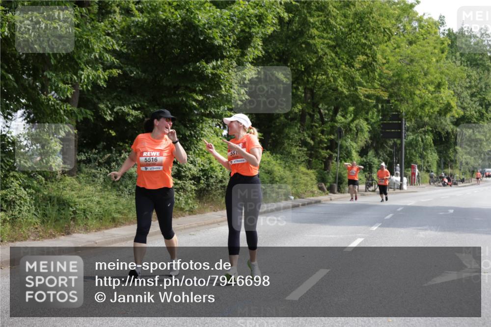 15.06.2025 - REWE Women's Run Jannik Wohlers http://msf.ph/oto/7946698 15.06.2025 10:21:22 Laufen 5516, 551 meine-sportfotos.de