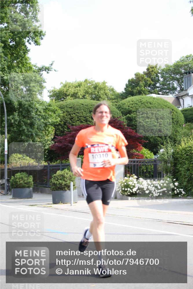 15.06.2025 - REWE Women's Run Jannik Wohlers http://msf.ph/oto/7946700 15.06.2025 09:45:12 Laufen 10310 meine-sportfotos.de