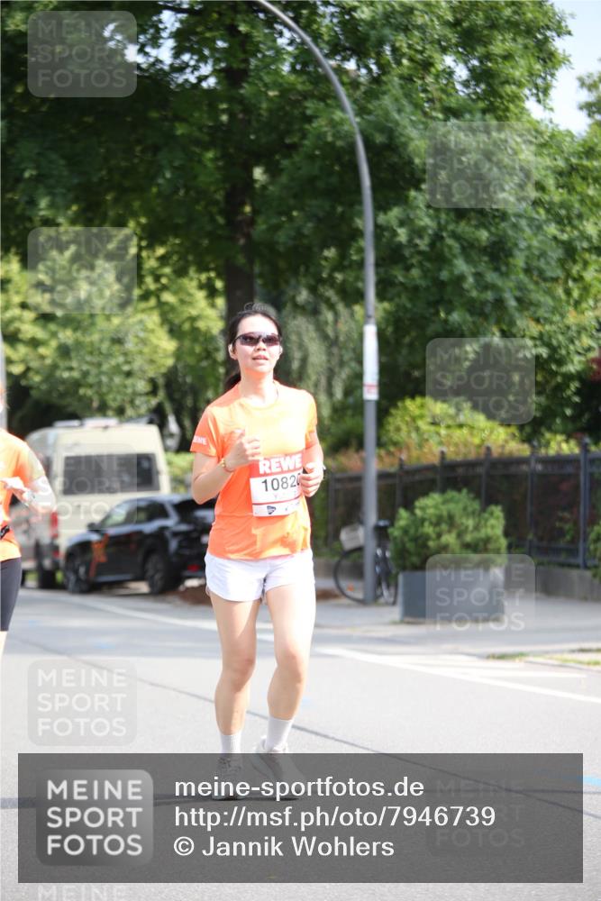 15.06.2025 - REWE Women's Run Jannik Wohlers http://msf.ph/oto/7946739 15.06.2025 09:45:13 Laufen 10820 meine-sportfotos.de