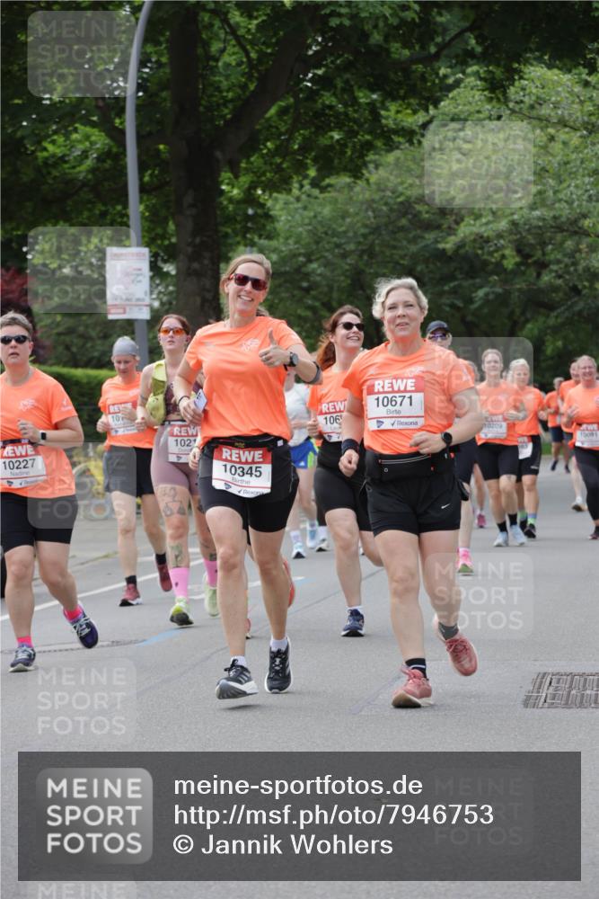 15.06.2025 - REWE Women's Run Jannik Wohlers http://msf.ph/oto/7946753 15.06.2025 08:30:10 Laufen 106, 10671, 10209, 1021, 10081, 10345, 10227, 10 meine-sportfotos.de