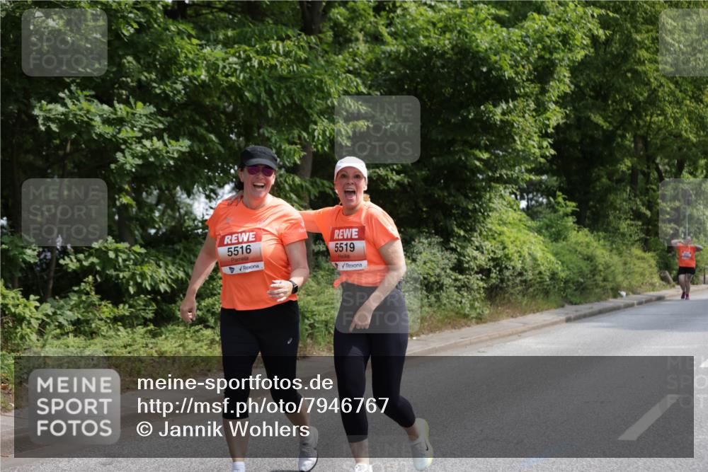 15.06.2025 - REWE Women's Run Jannik Wohlers http://msf.ph/oto/7946767 15.06.2025 10:21:24 Laufen 5516, 5519 meine-sportfotos.de