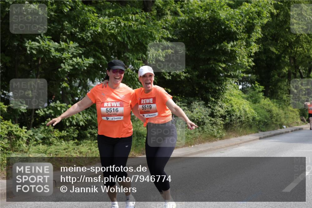 15.06.2025 - REWE Women's Run Jannik Wohlers http://msf.ph/oto/7946774 15.06.2025 10:21:24 Laufen 5516, 5519 meine-sportfotos.de