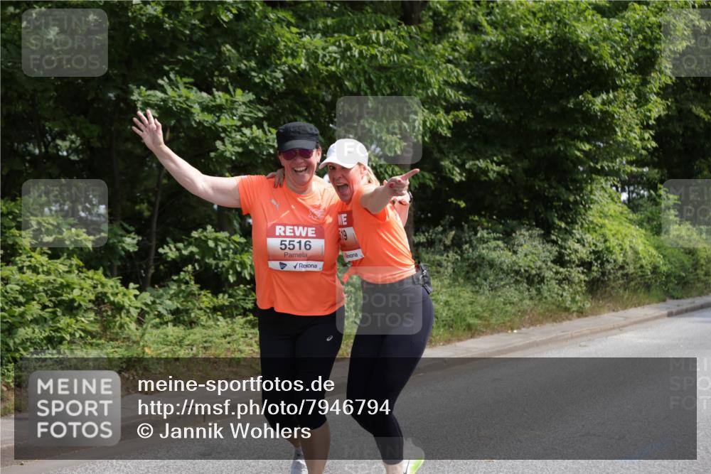 15.06.2025 - REWE Women's Run Jannik Wohlers http://msf.ph/oto/7946794 15.06.2025 10:21:24 Laufen 5516 meine-sportfotos.de