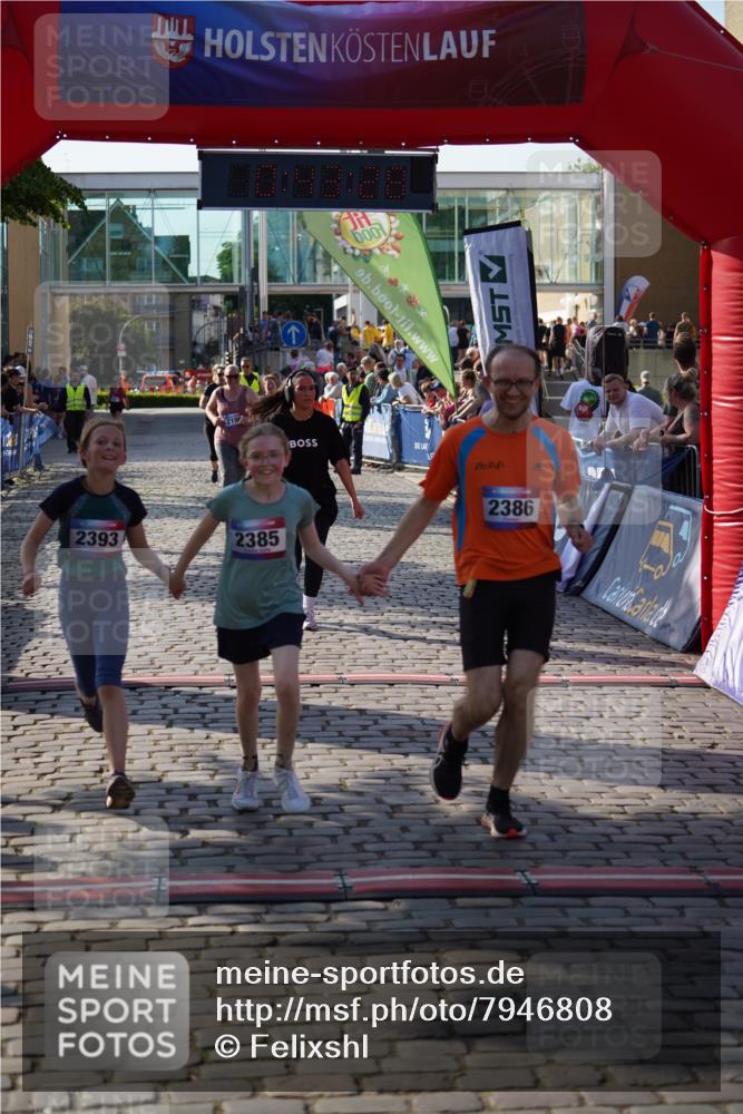 13.06.2025 - Holstenköstenlauf Felixshl http://msf.ph/oto/7946808 13.06.2025 18:13:30 Laufen 2196, 2385, 2386, 2393, 2429, 2430, 2526 meine-sportfotos.de