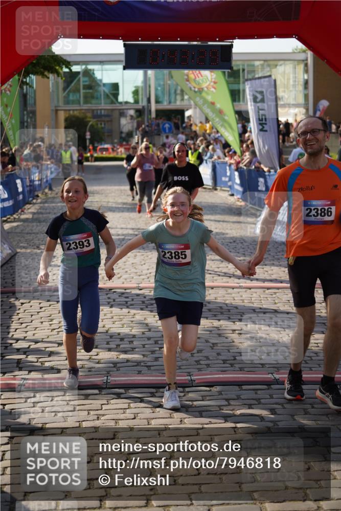 13.06.2025 - Holstenköstenlauf Felixshl http://msf.ph/oto/7946818 13.06.2025 18:13:30 Laufen 2196, 2385, 2386, 2393, 2429, 2430, 2526 meine-sportfotos.de